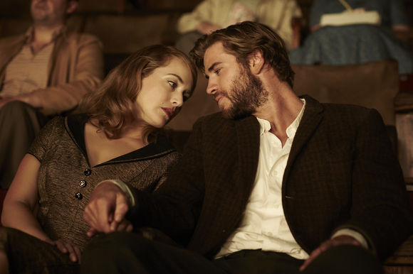 Kate Winslet, Liam Hemsworth în The Dressmaker