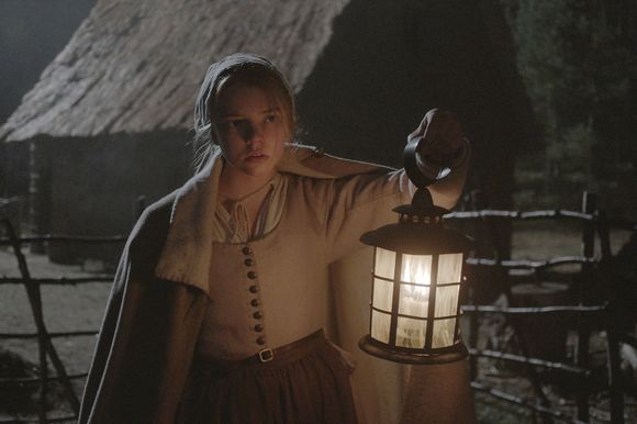 Anya Taylor-Joy în The VVitch: A New-England Folktale