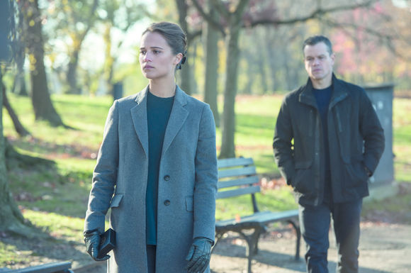 Alicia Vikander, Matt Damon în Jason Bourne