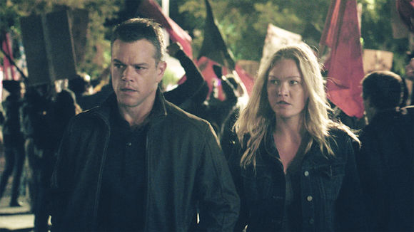 Julia Stiles, Matt Damon în Jason Bourne