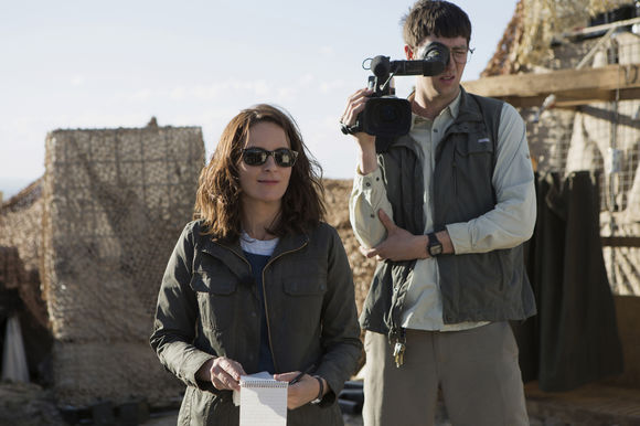 Tina Fey, Nicholas Braun în Whiskey Tango Foxtrot