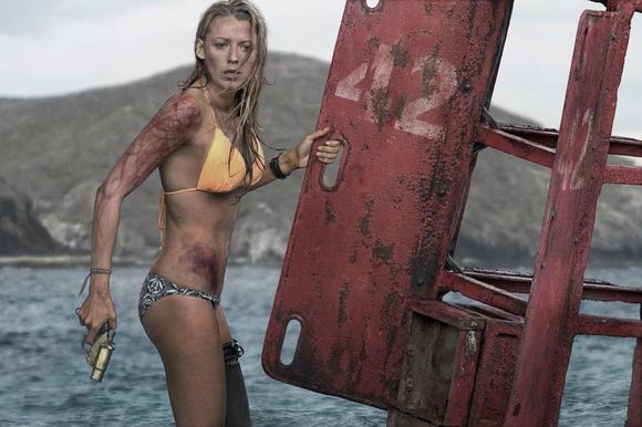 Blake Lively în The Shallows