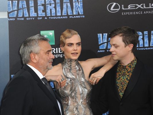 Luc Besson, Dane DeHaan, Cara Delevingne în Valerian and the City of a Thousand Planets
